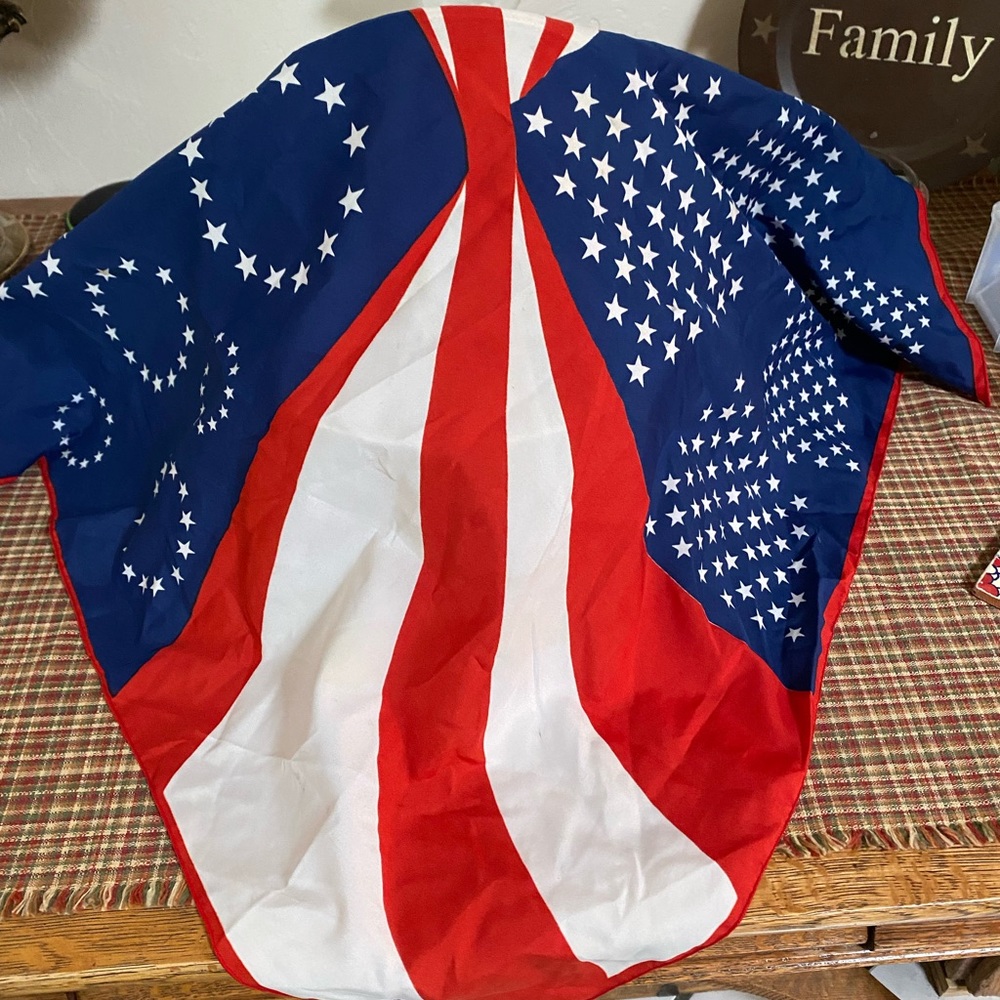 Patriotic woman’s scarf